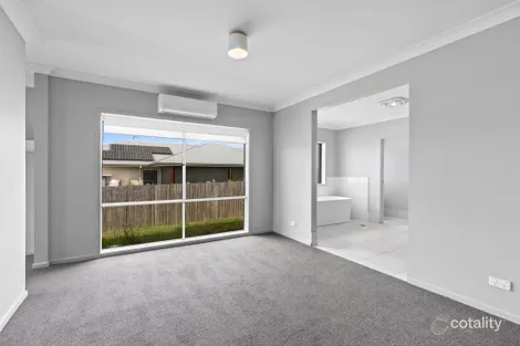 Property photo of 6 Stringybark Place Fernvale QLD 4306