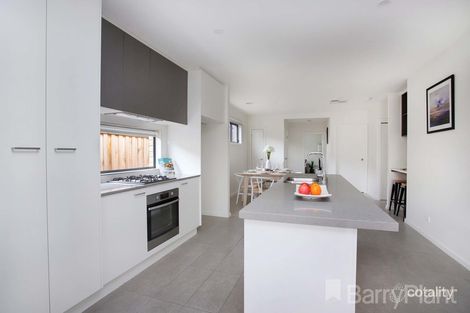 Property photo of 10 Lavinia Street Greenvale VIC 3059