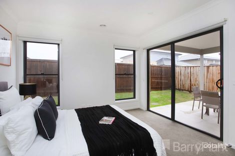 Property photo of 10 Lavinia Street Greenvale VIC 3059