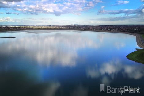 Property photo of 10 Lavinia Street Greenvale VIC 3059