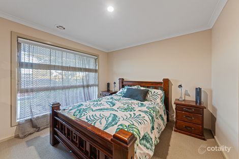 Property photo of 8 Heracles Lane Cranbourne West VIC 3977