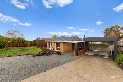 18 Leigh Dr, Pakenham, VIC 3810