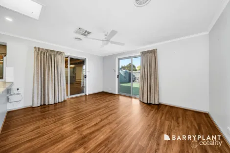 Property photo of 8 Weeden Drive Werribee VIC 3030