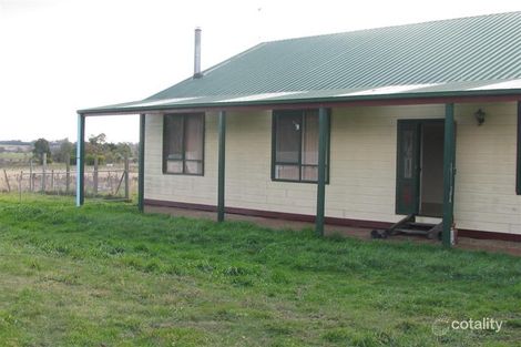 36 Russells Rd, Woodend North, VIC 3442