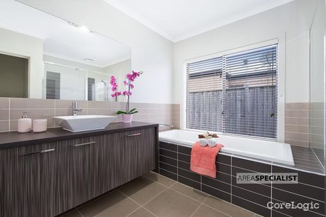 Property photo of 57 Lyndhurst Boulevard Lyndhurst VIC 3975