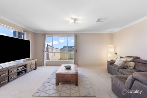 Property photo of 8 Kelly Circle Rutherford NSW 2320