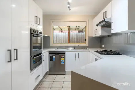 Property photo of 21 Gum Nut Drive Langwarrin VIC 3910