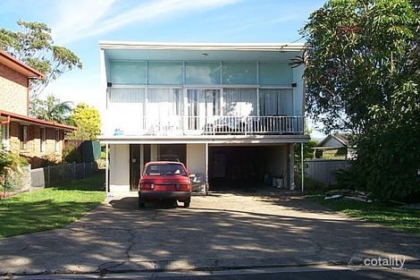 8 Zenith Ave, Labrador, QLD 4215