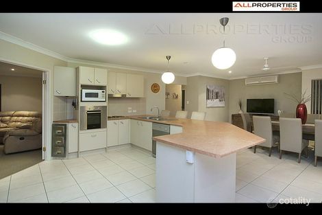 Property photo of 8 Saint Ives Close Drewvale QLD 4116