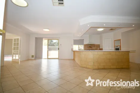 Property photo of 39 Tranquility Way Halls Head WA 6210