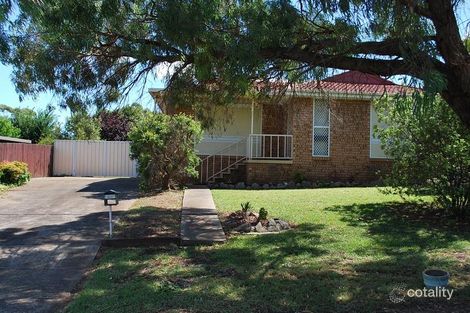 15 Hamlet Cres, Rosemeadow, NSW 2560