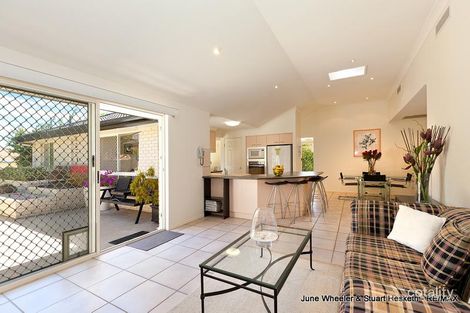 Property photo of 15 Newbury Place Carindale QLD 4152
