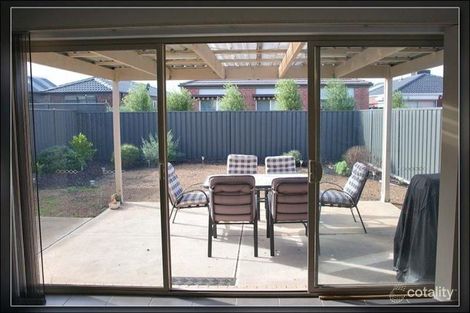 28 Jonah Pde, Deer Park, VIC 3023