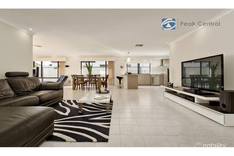 Property photo of 8 Giverny Gardens Aubin Grove WA 6164