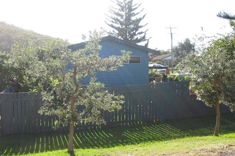 37 Newman Ave, Blueys Beach, NSW 2428