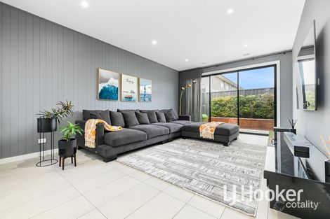Property photo of 11 Merribrook Boulevard Clyde VIC 3978