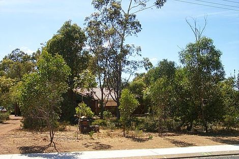 31 Robins Rd, Kalamunda, WA 6076