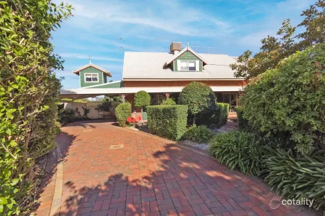 Property photo of 20 Wilkins Grove Swan Hill VIC 3585