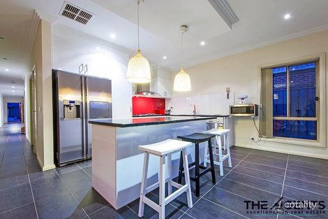 Property photo of 11 Dromana Way Truganina VIC 3029