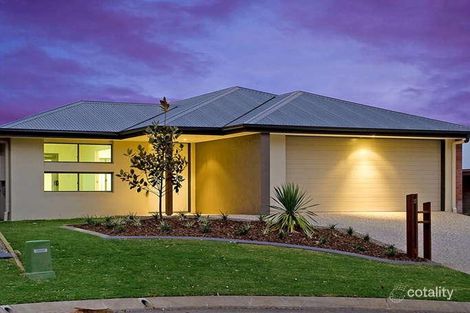 15 Beerwah Pde, Kallangur, QLD 4503