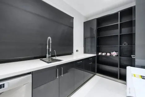 Property photo of 20 Boomerang Crescent Bundall QLD 4217