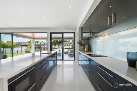 Property photo of 20 Boomerang Crescent Bundall QLD 4217