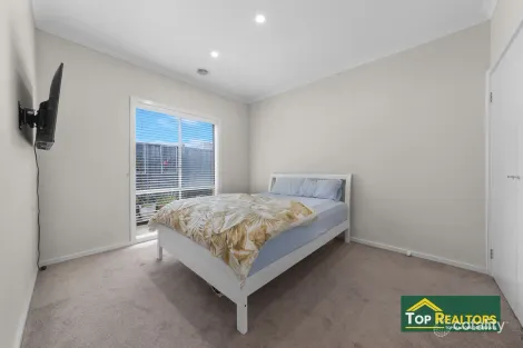 Property photo of 10 Hawker Street Williams Landing VIC 3027