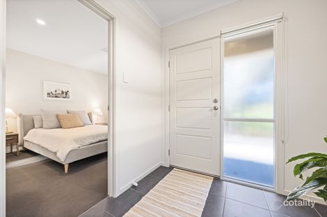 Property photo of 5 Rainbow Lane Woodcroft SA 5162