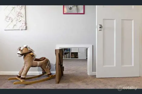 Property photo of 11 Willesee Rise Coombs ACT 2611