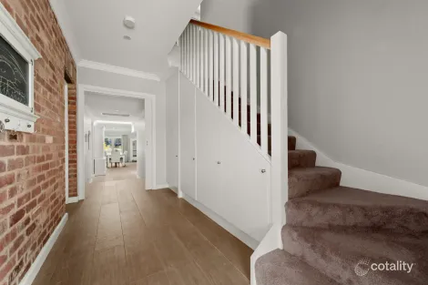 Property photo of 11 Willesee Rise Coombs ACT 2611