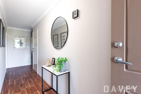 Property photo of 11 Bentham Turn Banksia Grove WA 6031
