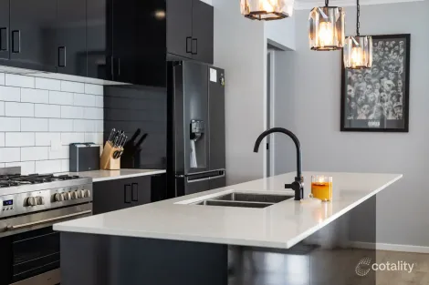 Property photo of 31 Grey Crescent Narangba QLD 4504