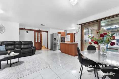 Property photo of 14 Dalvana Court Hampton Park VIC 3976