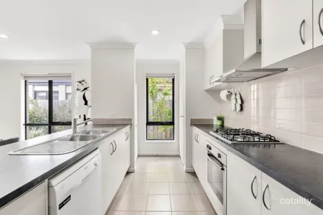 Property photo of 17 Vichy Avenue Doreen VIC 3754