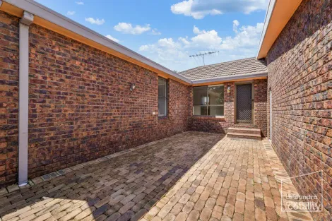Property photo of 23 Enfield Crescent Battery Hill QLD 4551