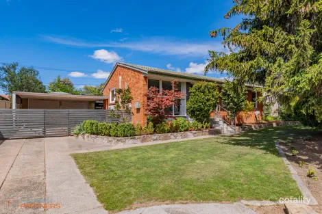 Property photo of 5 Lamb Place Chifley ACT 2606
