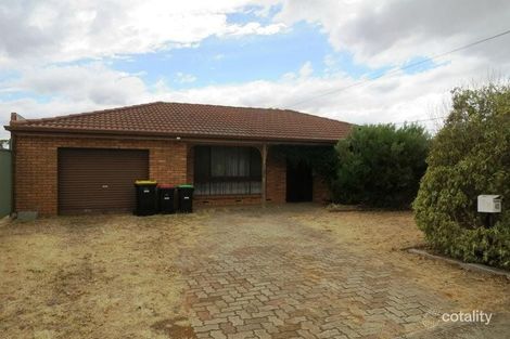 40 Stewart Cres, Rockbank, VIC 3335