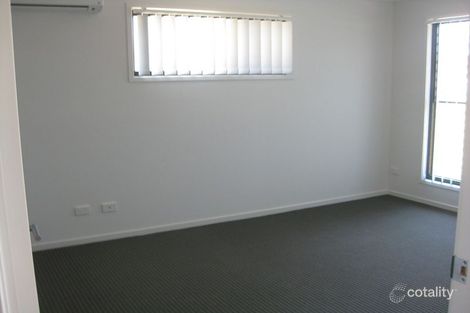 Property photo of 9 Azure Court Deebing Heights QLD 4306