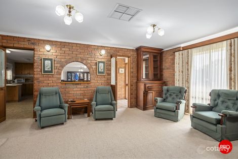 Property photo of 11 Forest Drive Ascot VIC 3551