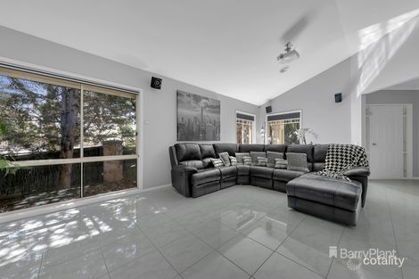 Property photo of 1 Highview Drive South Morang VIC 3752