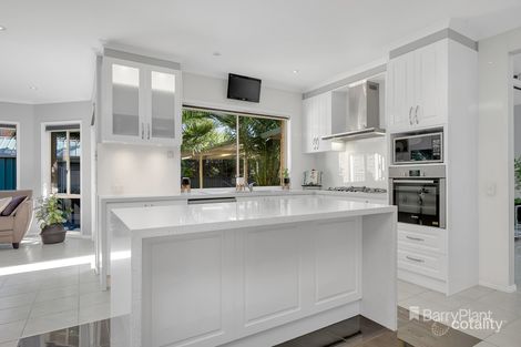 Property photo of 1 Highview Drive South Morang VIC 3752