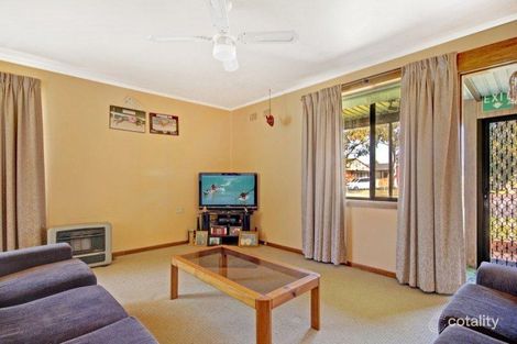 Property photo of 28 Eleebana Crescent Koonawarra NSW 2530