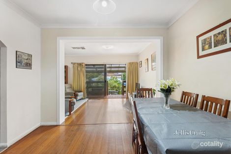 Property photo of 142 Watsons Road Glen Waverley VIC 3150