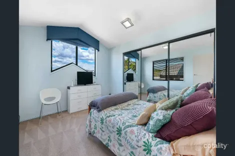 Property photo of 38 Meadowlake Drive Carrara QLD 4211