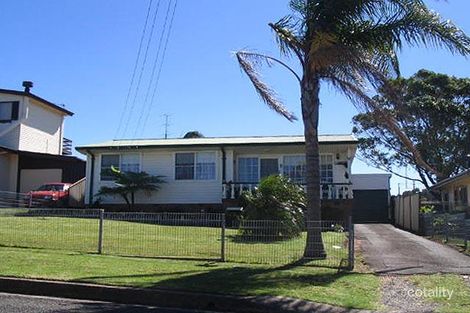 18 Davies Cres, Mount Warrigal, NSW 2528