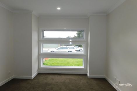 Property photo of 39 Aylesbury Crescent Gladstone Park VIC 3043