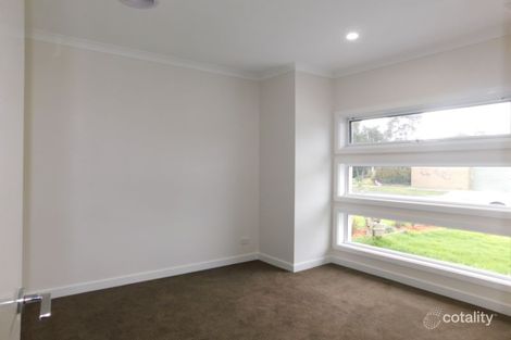Property photo of 39 Aylesbury Crescent Gladstone Park VIC 3043