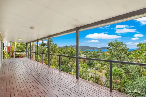 Property photo of 15 Country Road Cannonvale QLD 4802