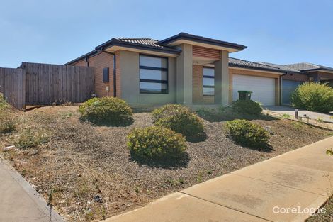 Property photo of 12 Toolern Waters Drive Weir Views VIC 3338