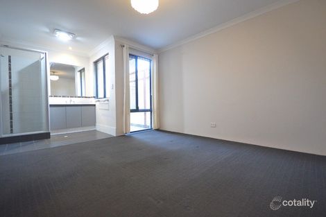 Property photo of 50 Longhurst Way Queens Park WA 6107